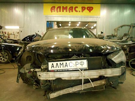 Разбитый бампер Audi A6